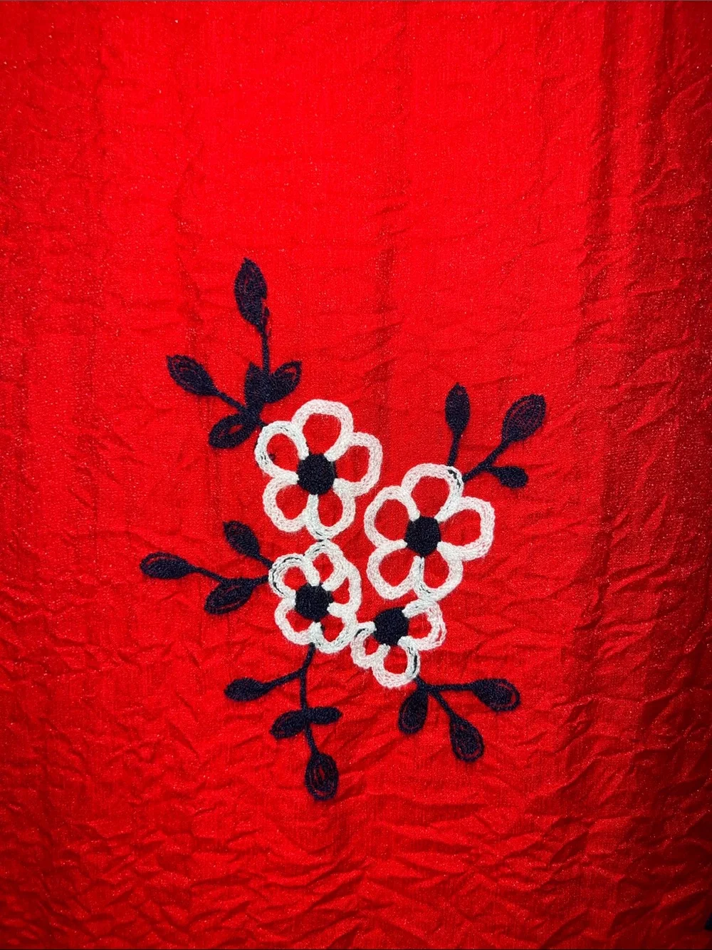 Anthropologie Kindred Red Floral Embroidered Crinkle Top L Gauze Puff Boho Chic